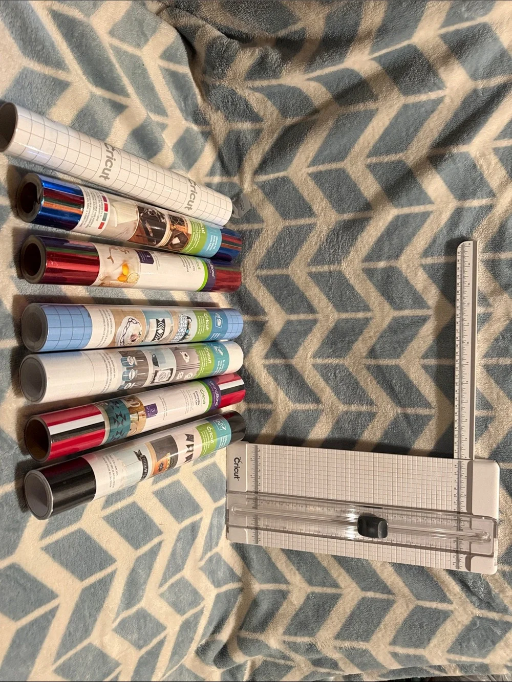 Cricut Assorted Craft Vinyl Rolls in Blue, Red, Black, Silver, White BUNDLE.